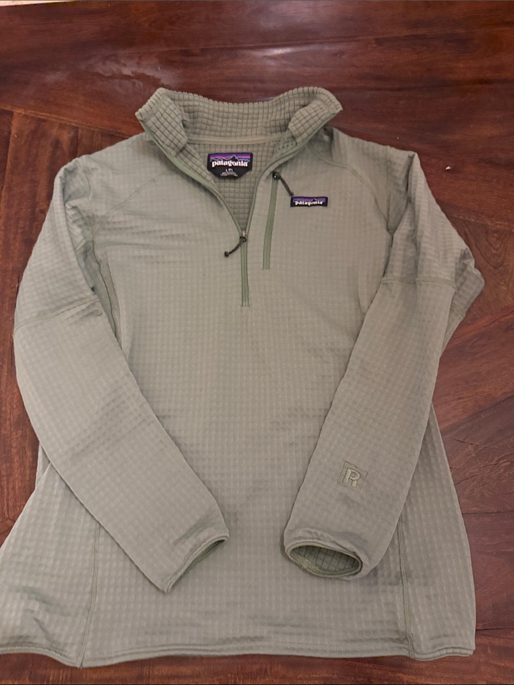 Patagonia Women’s Olive Green Zip-Neck R1 Pullover